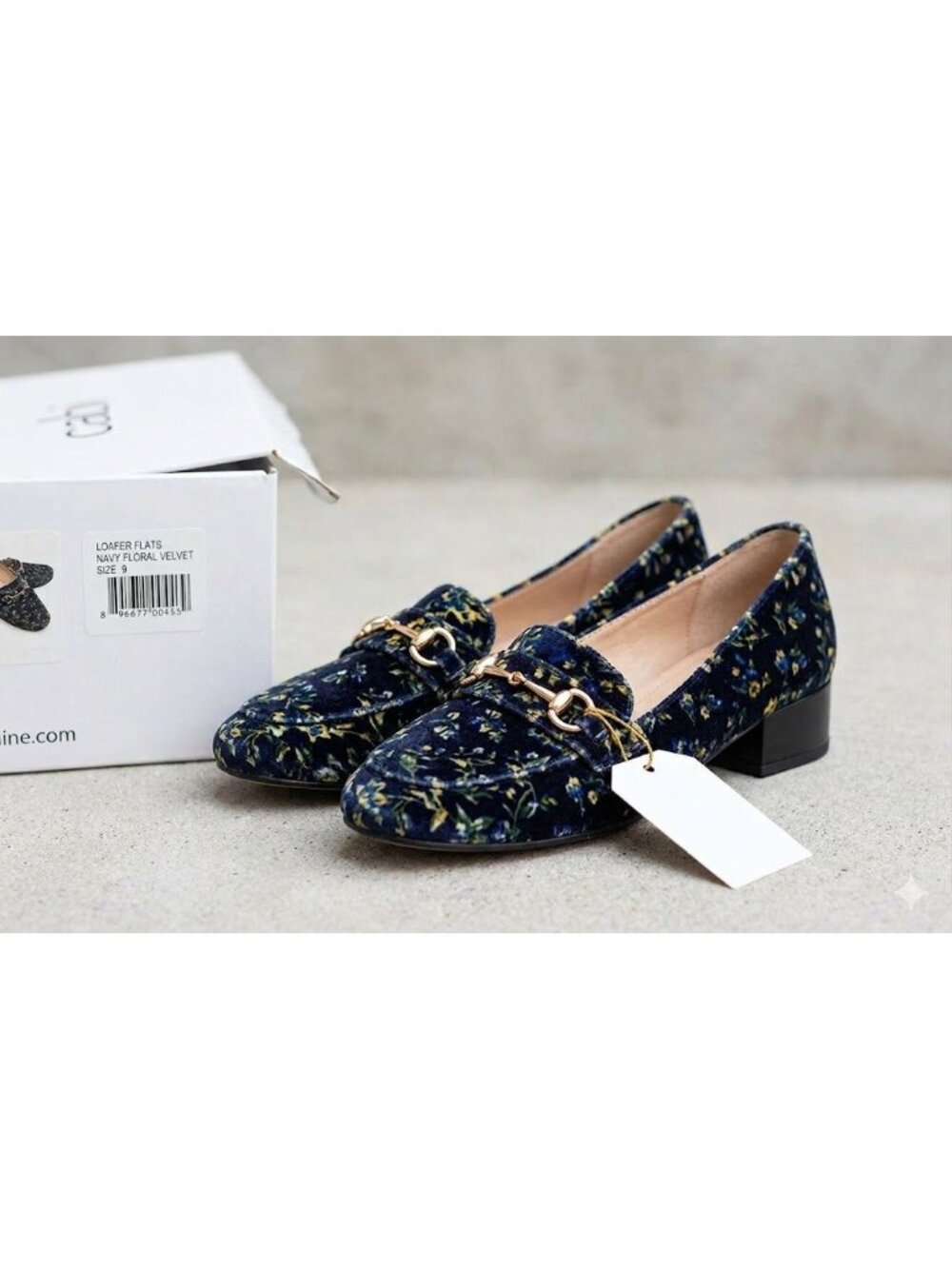 CAbi Carnaby Loafers Navy Floral Velvet Horsebit Flats Size 9 NIB New In Box - Picture 7 of 7